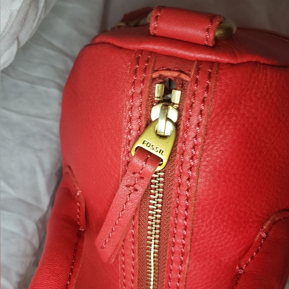 NWOT Fossil Boston Style Red Bag - Picture 5 of 6